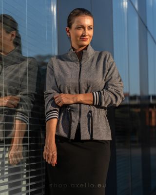 Nadčasová, měkká a snadno kombinovatelná. Poslední kusy naší bundičky jsou právě skladem na eshopu, tak ji nenechávejte v...